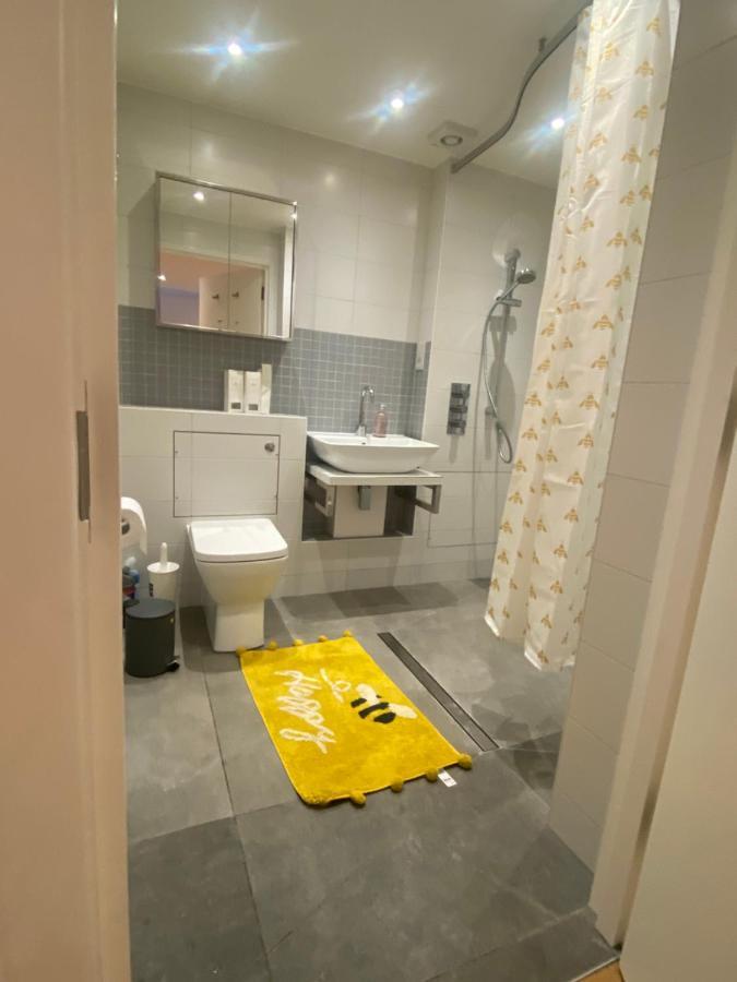 Chic 3 Bedroom Flat With Private Terrace In Holloway Near Finsbury Park Londra Esterno foto