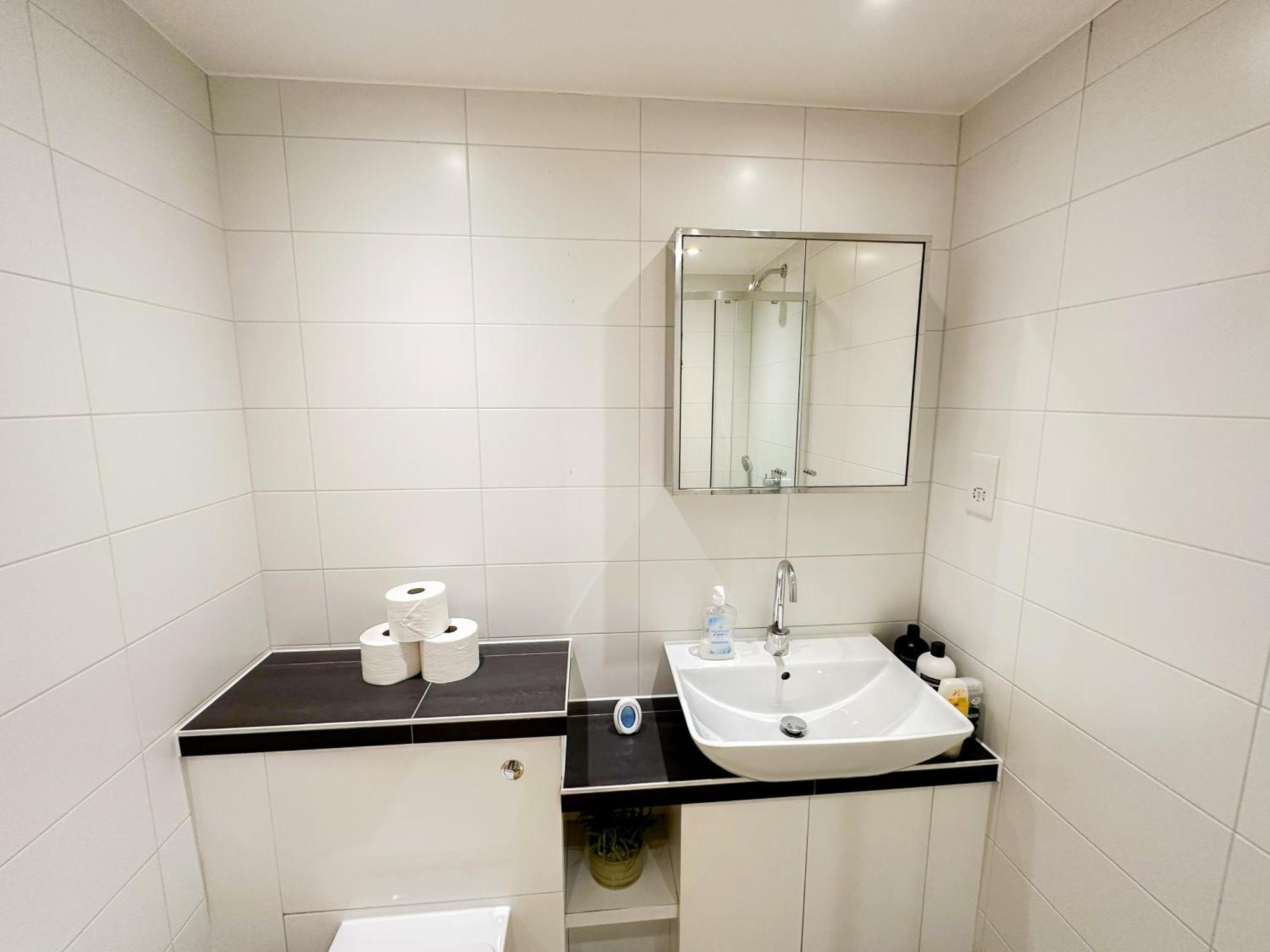 Chic 3 Bedroom Flat With Private Terrace In Holloway Near Finsbury Park Londra Esterno foto