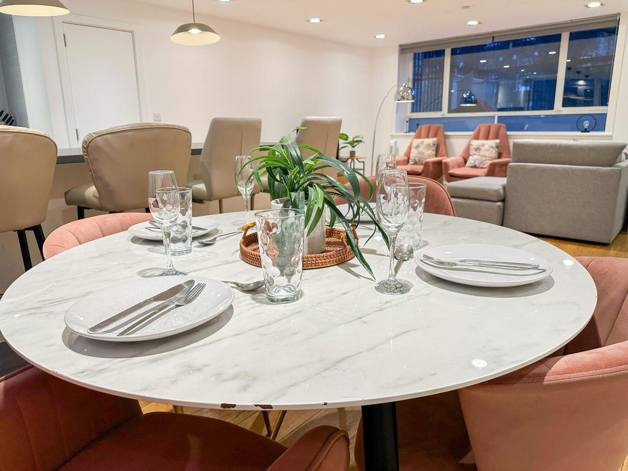Chic 3 Bedroom Flat With Private Terrace In Holloway Near Finsbury Park Londra Esterno foto