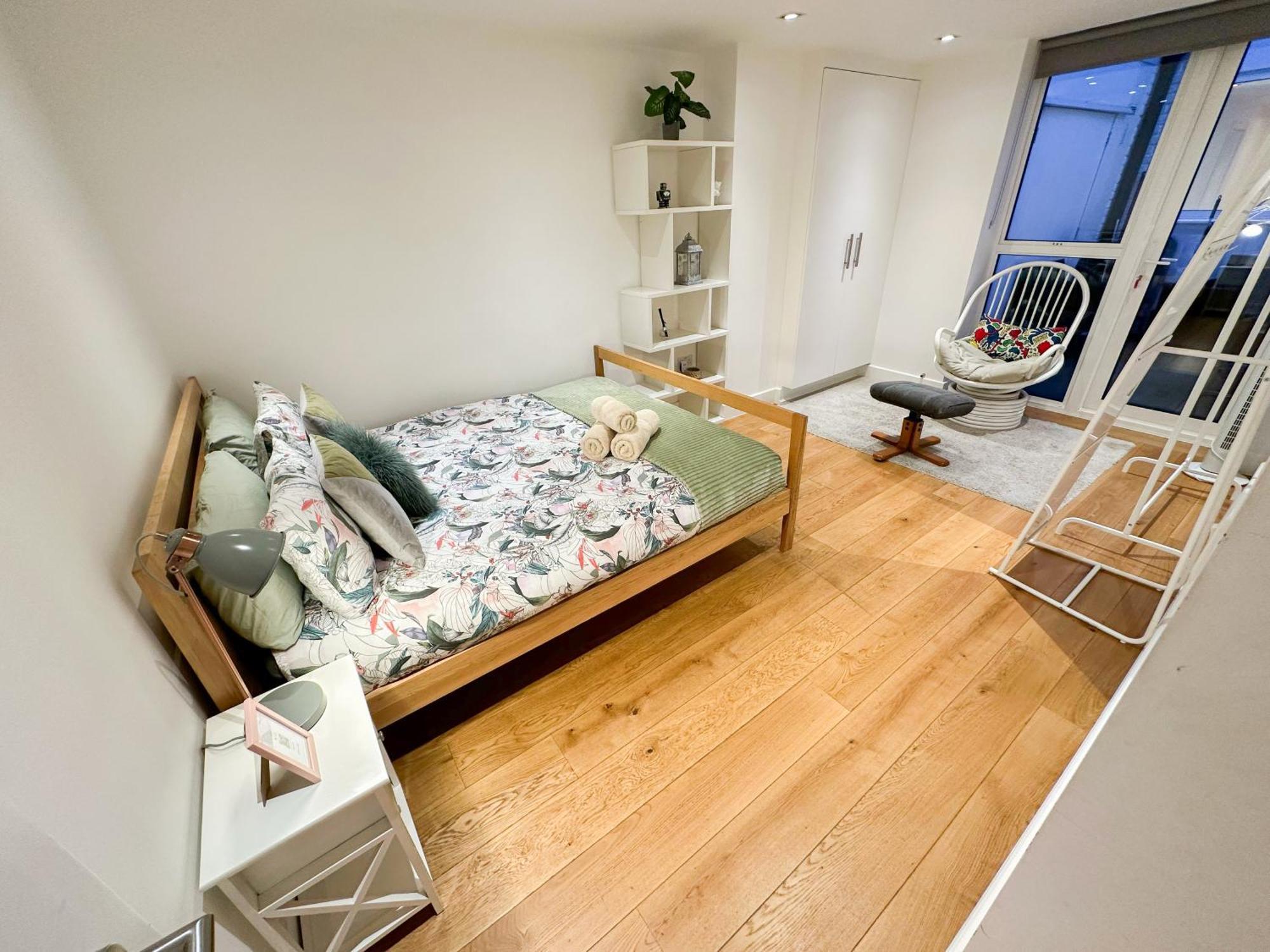 Chic 3 Bedroom Flat With Private Terrace In Holloway Near Finsbury Park Londra Esterno foto