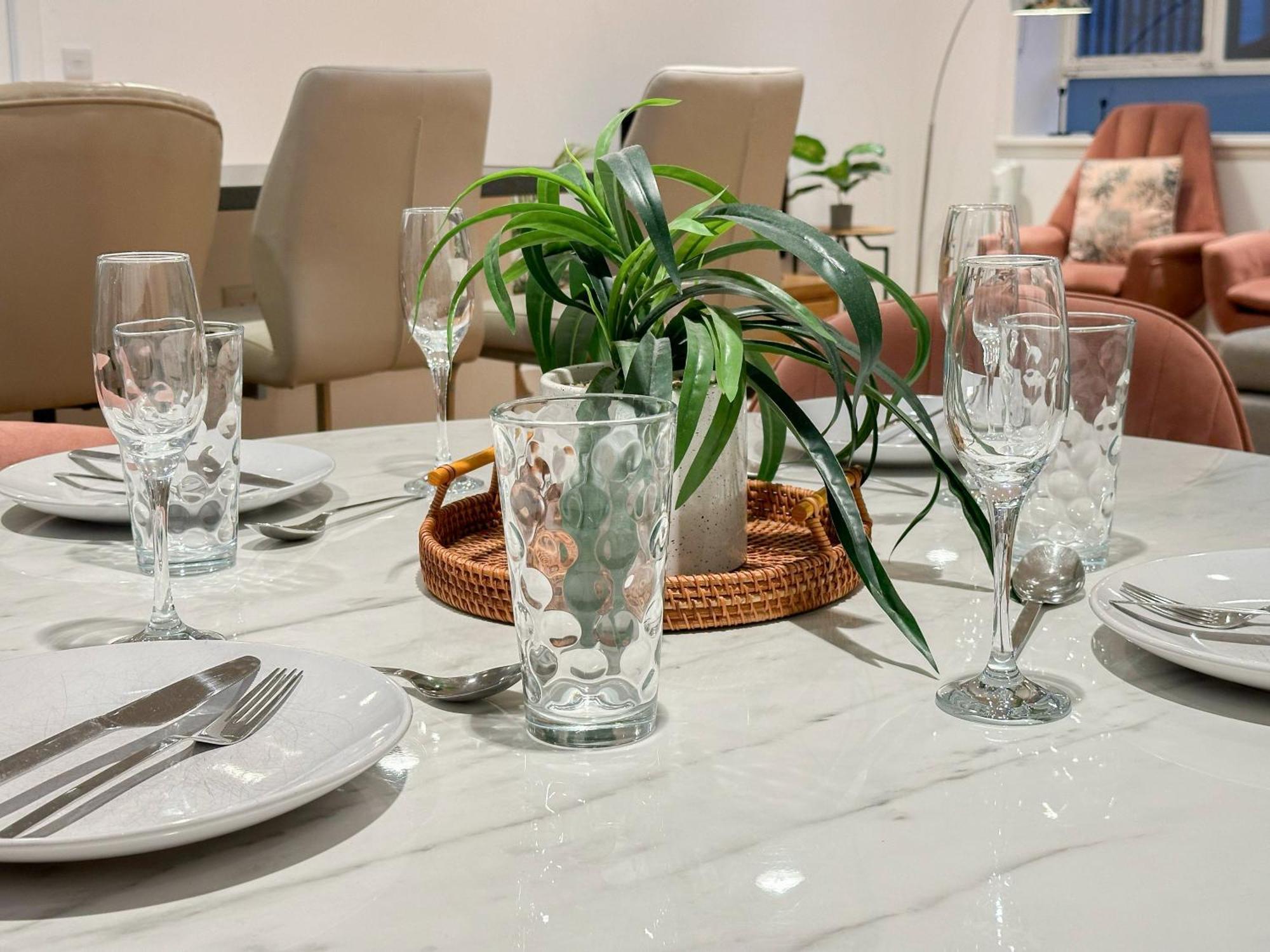Chic 3 Bedroom Flat With Private Terrace In Holloway Near Finsbury Park Londra Esterno foto