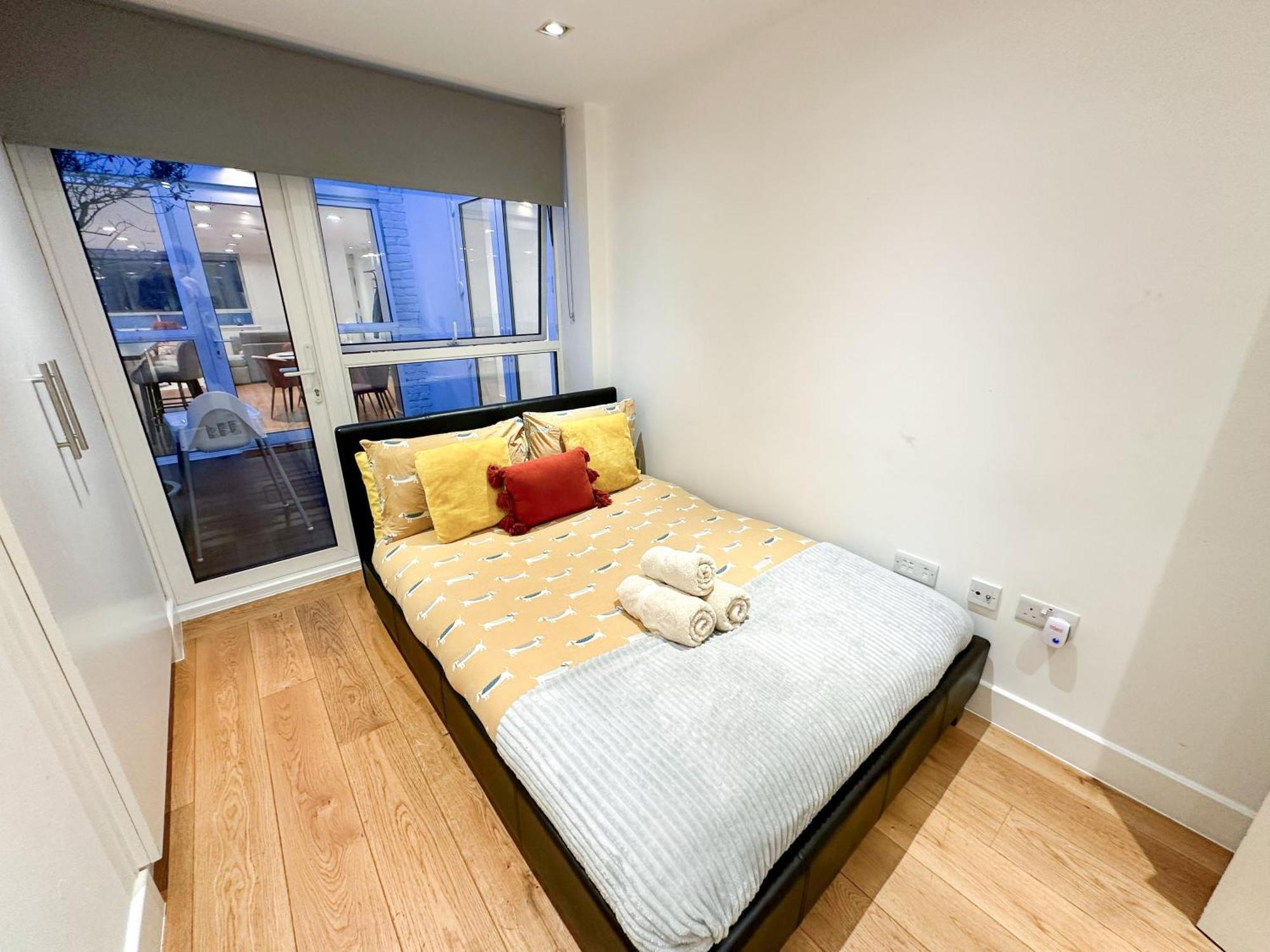 Chic 3 Bedroom Flat With Private Terrace In Holloway Near Finsbury Park Londra Esterno foto