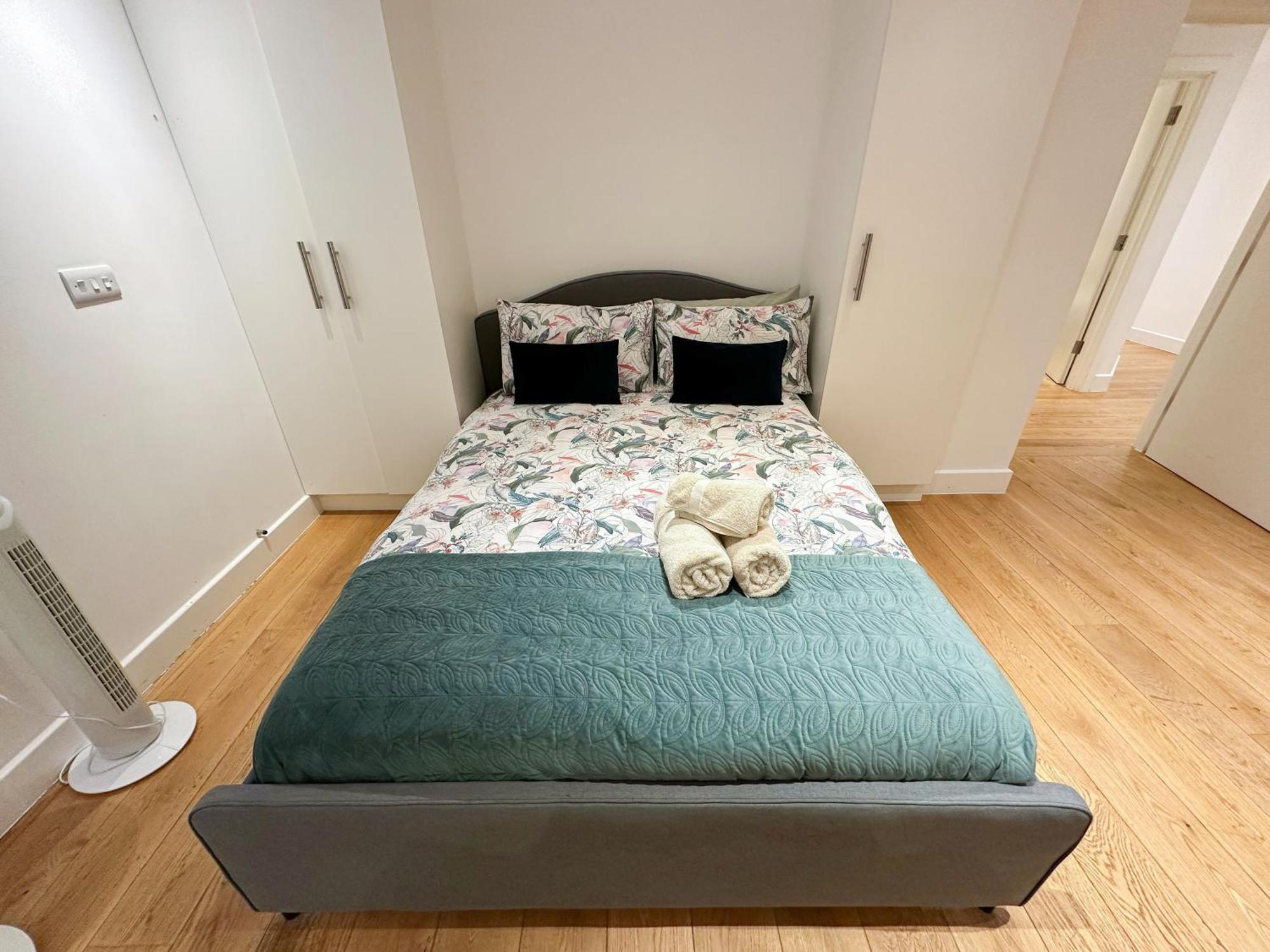 Chic 3 Bedroom Flat With Private Terrace In Holloway Near Finsbury Park Londra Esterno foto