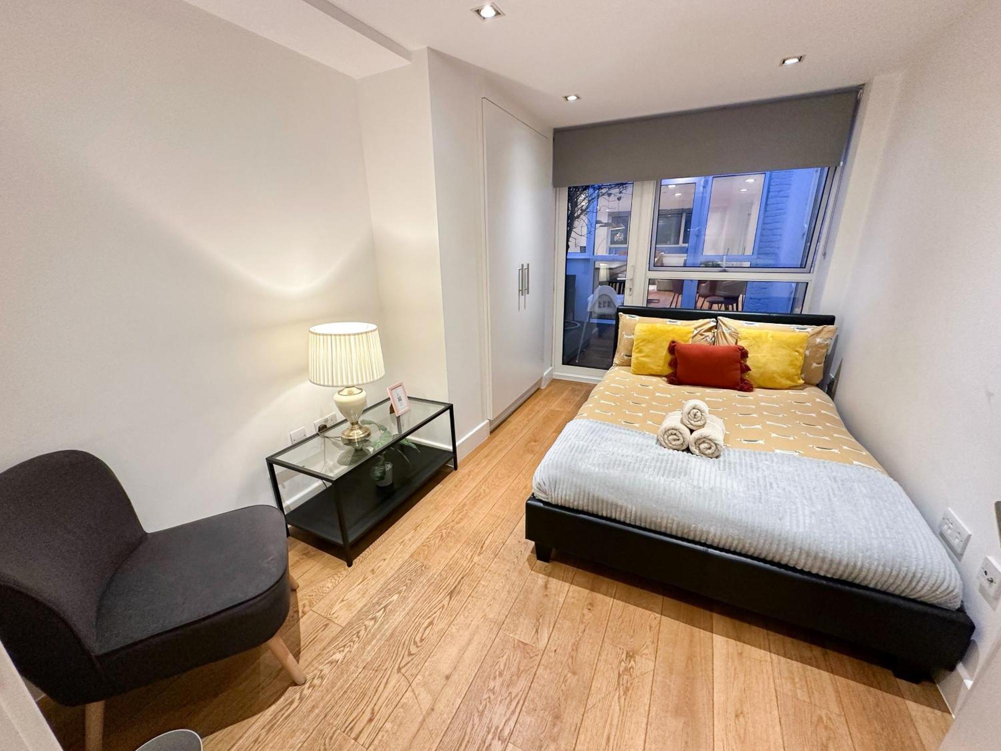 Chic 3 Bedroom Flat With Private Terrace In Holloway Near Finsbury Park Londra Esterno foto