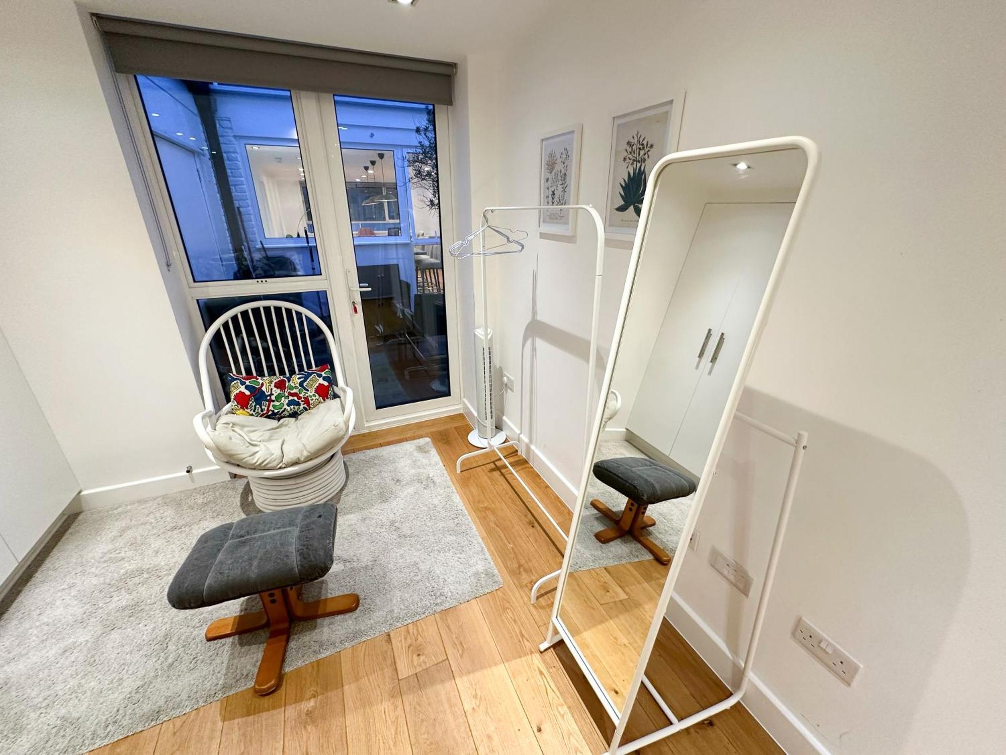 Chic 3 Bedroom Flat With Private Terrace In Holloway Near Finsbury Park Londra Esterno foto