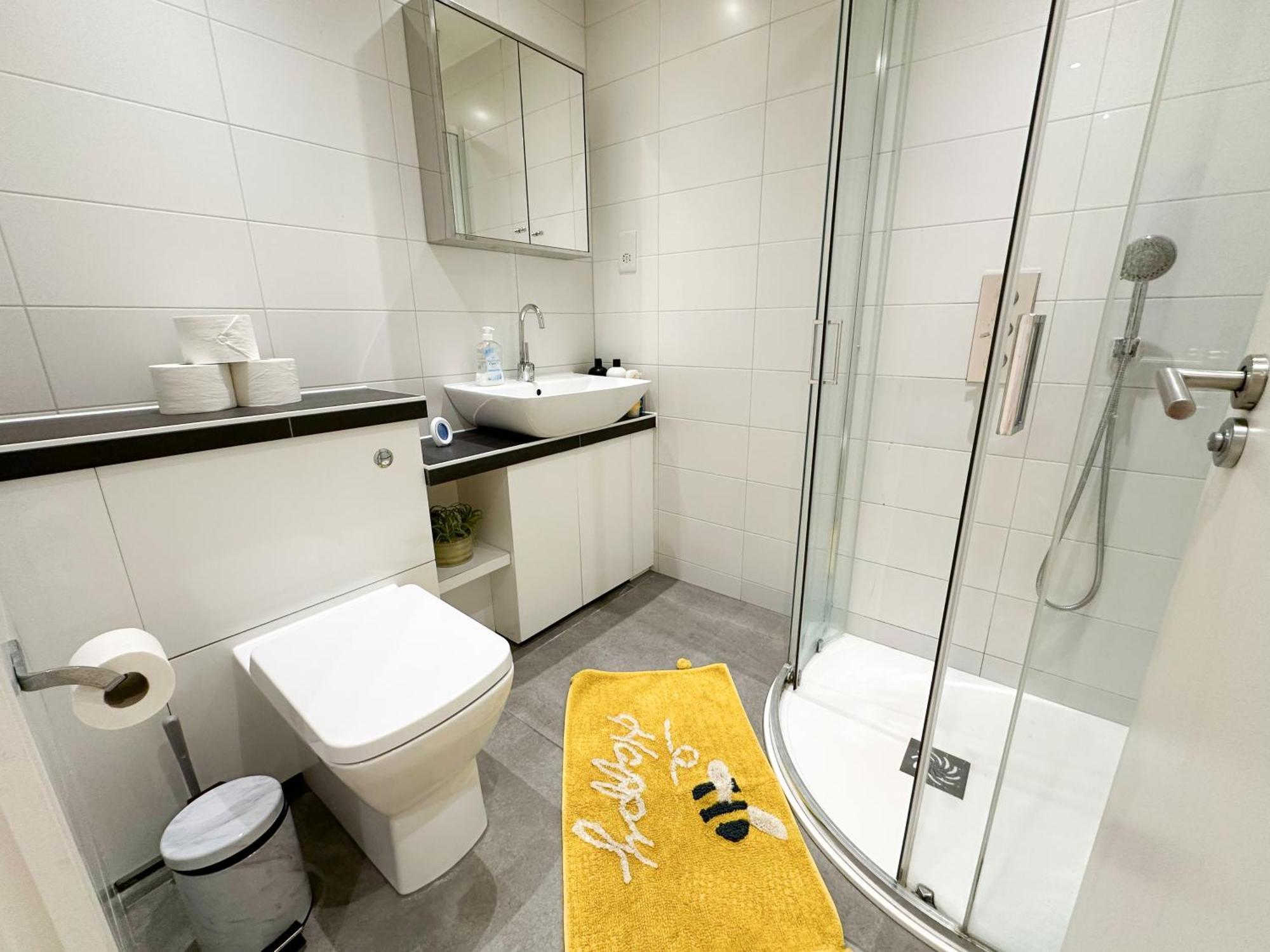 Chic 3 Bedroom Flat With Private Terrace In Holloway Near Finsbury Park Londra Esterno foto