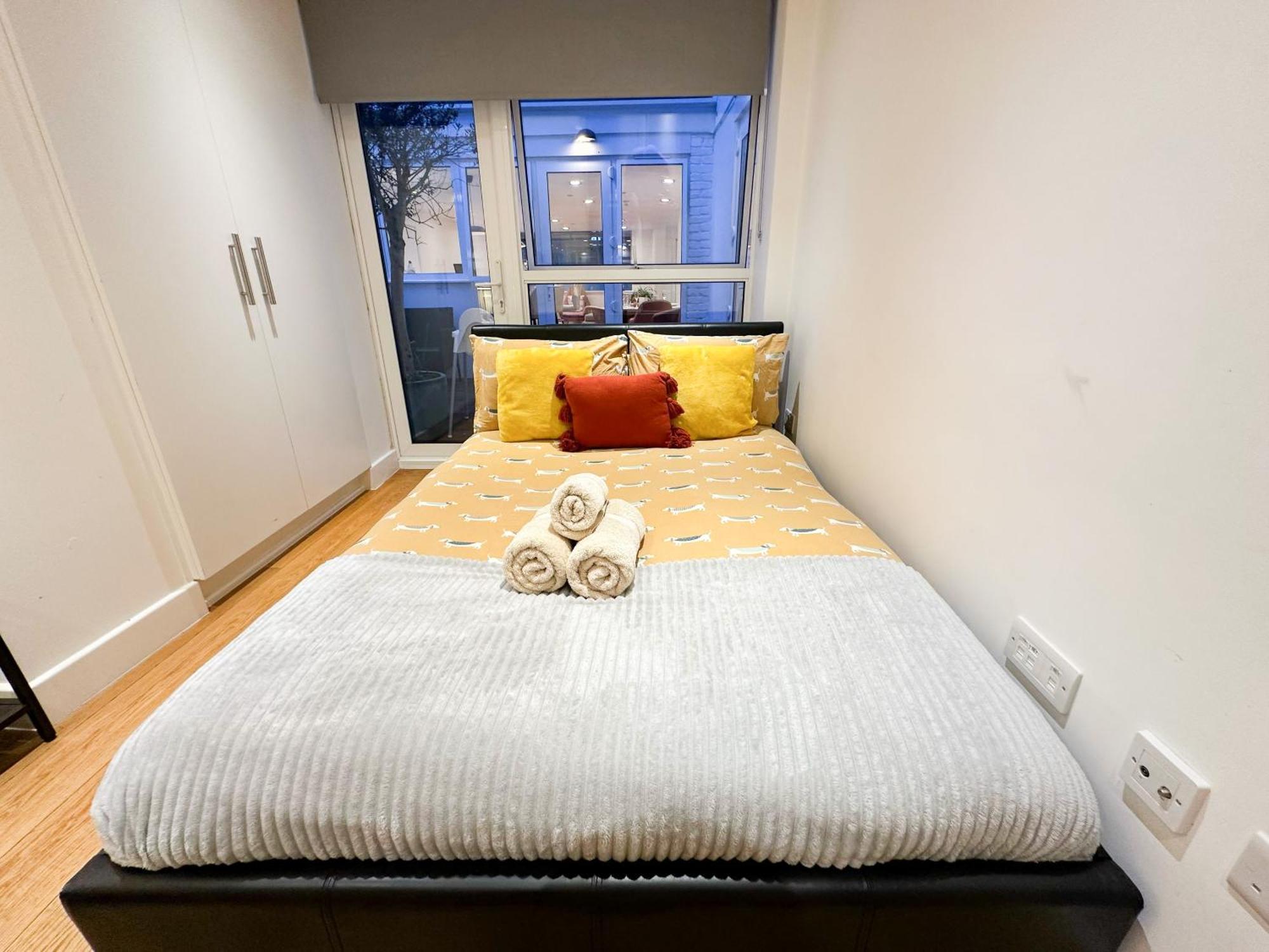 Chic 3 Bedroom Flat With Private Terrace In Holloway Near Finsbury Park Londra Esterno foto