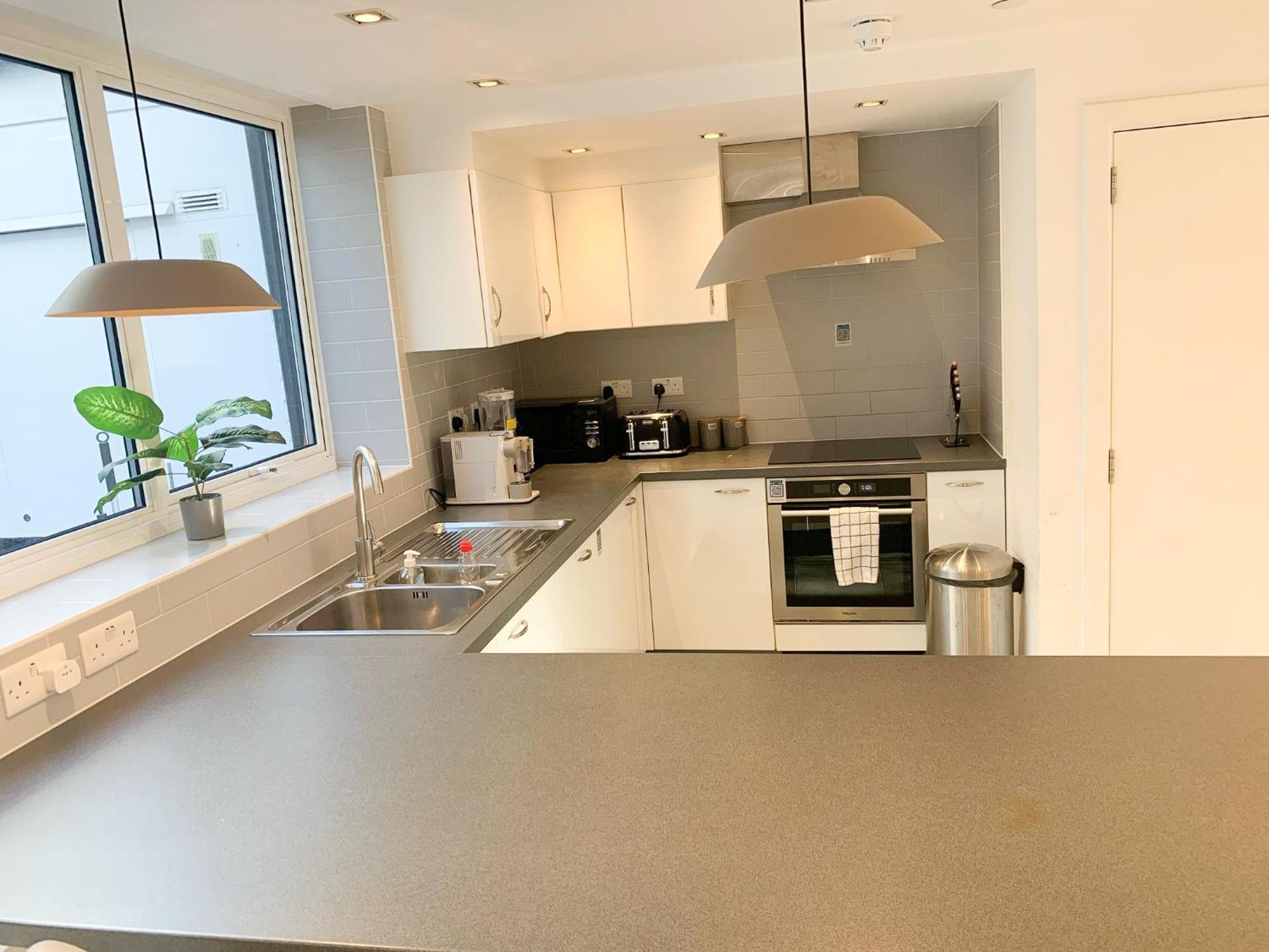 Chic 3 Bedroom Flat With Private Terrace In Holloway Near Finsbury Park Londra Esterno foto