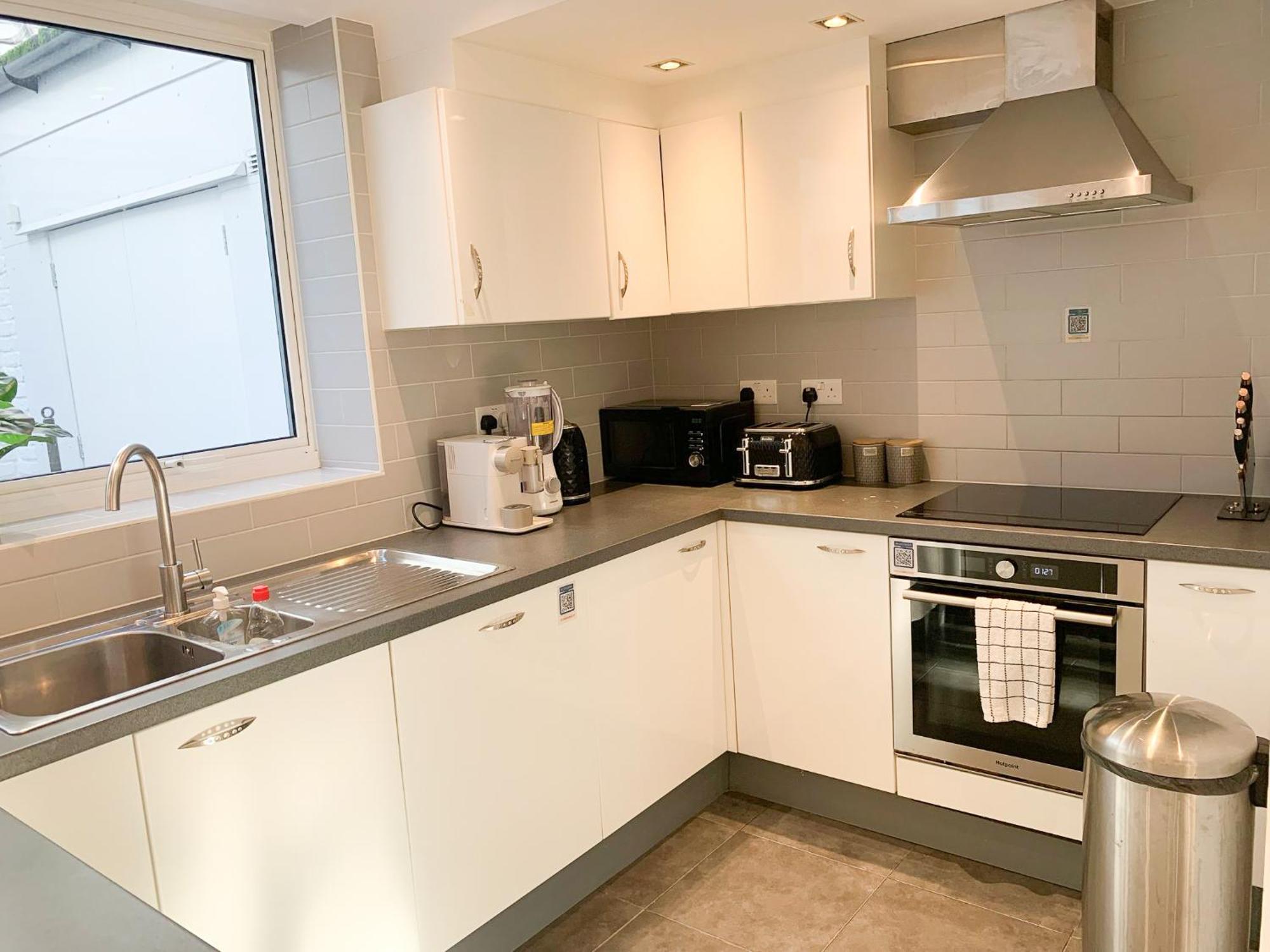Chic 3 Bedroom Flat With Private Terrace In Holloway Near Finsbury Park Londra Esterno foto