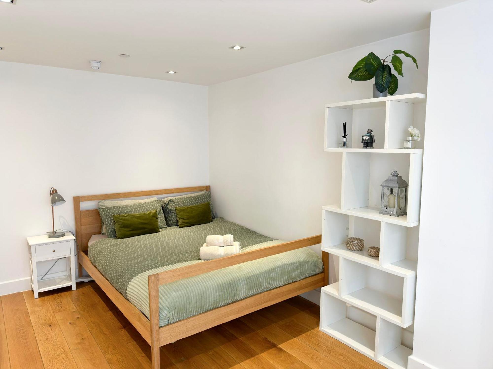 Chic 3 Bedroom Flat With Private Terrace In Holloway Near Finsbury Park Londra Esterno foto