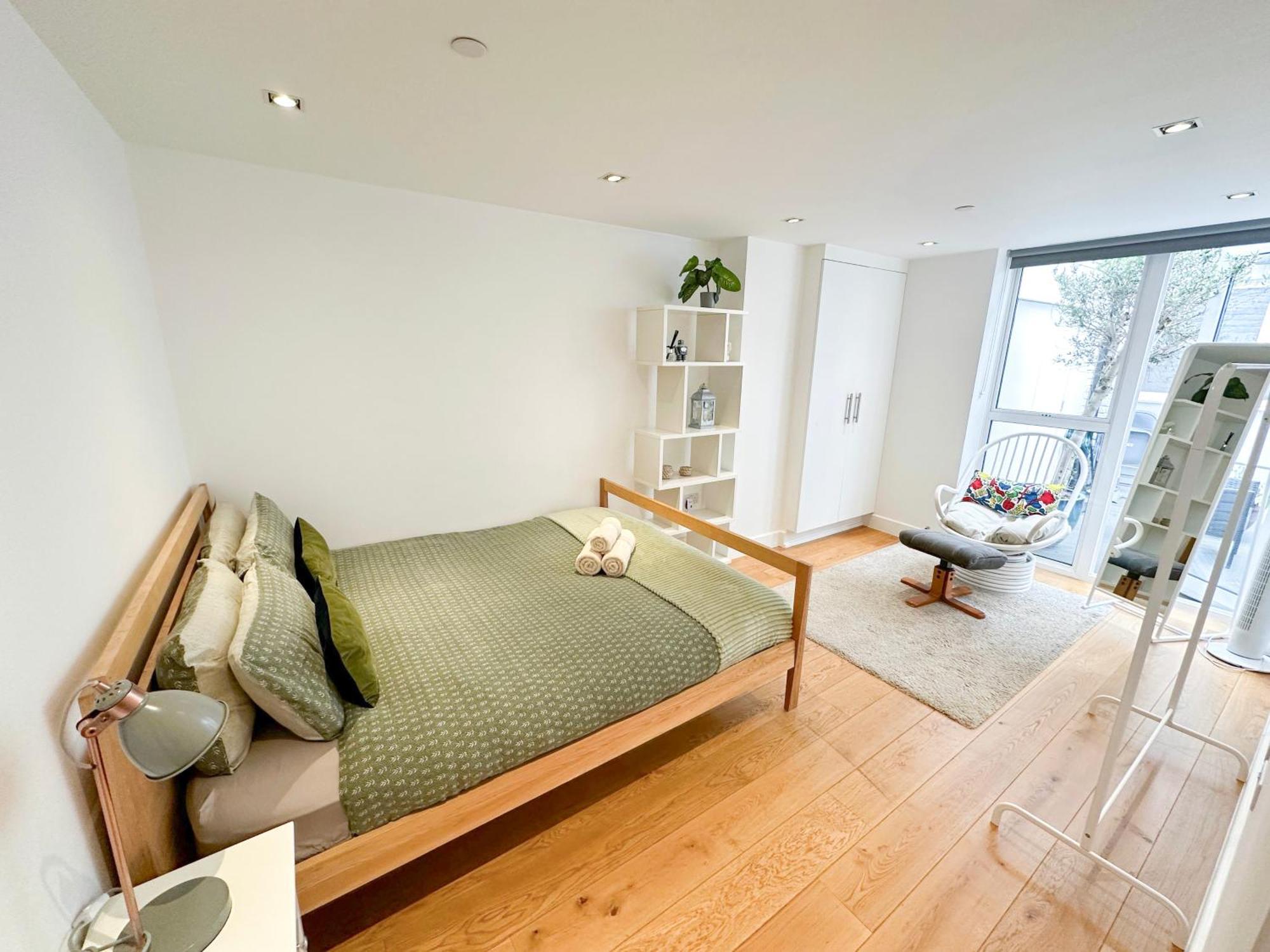 Chic 3 Bedroom Flat With Private Terrace In Holloway Near Finsbury Park Londra Esterno foto